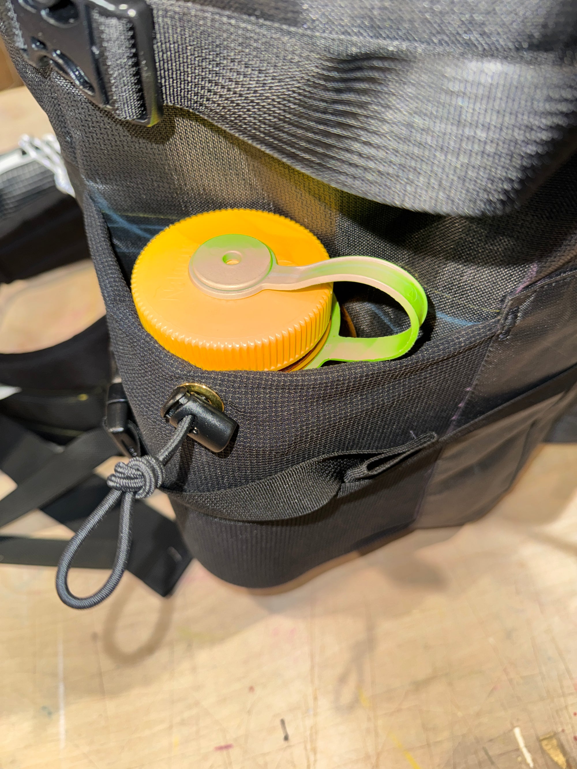 stretch water bottle pockets