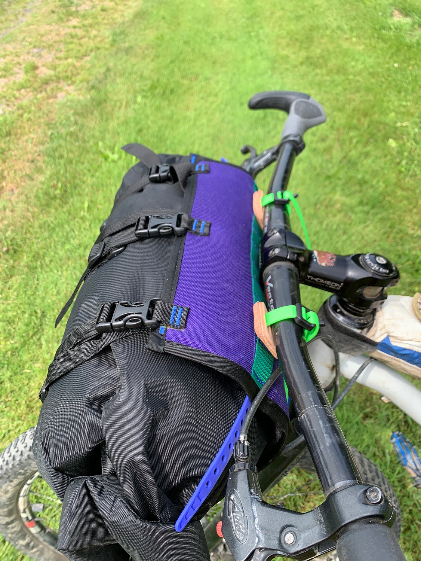 Handlebar Drybag Carrier